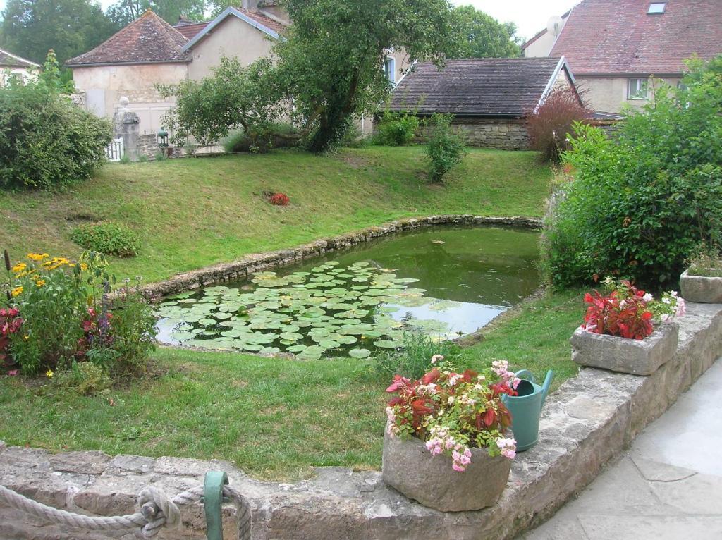 Auberge De L'Abbatiale Acomodação com café da manhã Auberive Quarto foto